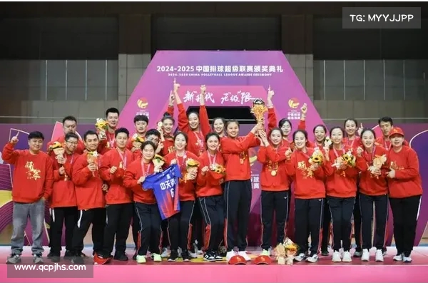 中国女排豪取成都大运会冠军展现强大实力团结拼搏精神再创辉煌 中国女排豪取成都大运会冠军展现强大实力团结拼搏精神再创辉煌